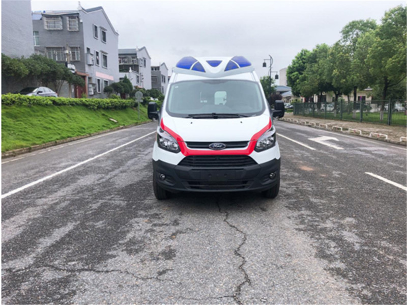 福特V362汽油中軸中頂監護型救護車 (1).jpg